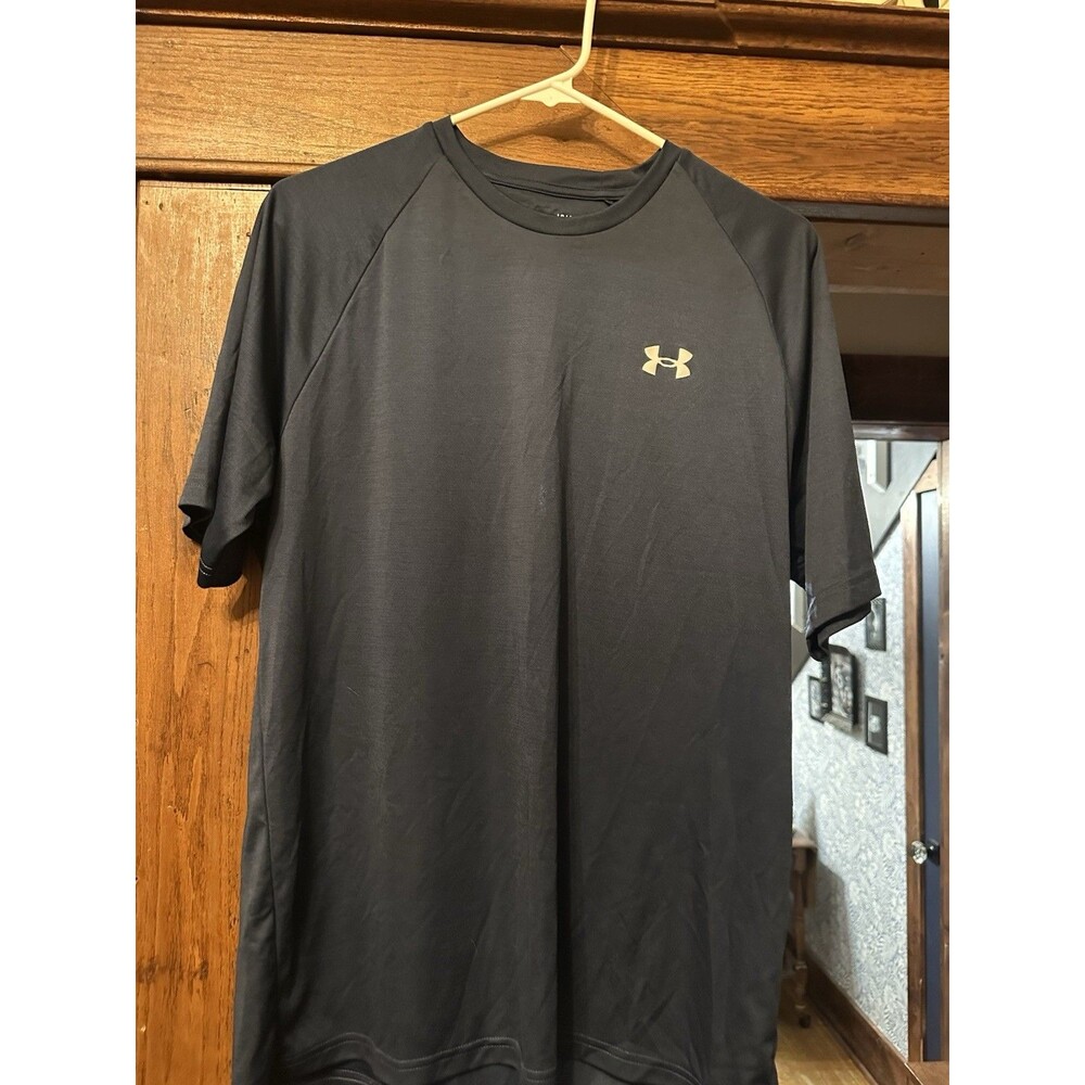 Under Armour blue Men's Size L Loose Fit Short Sleeve Lightweight Tee